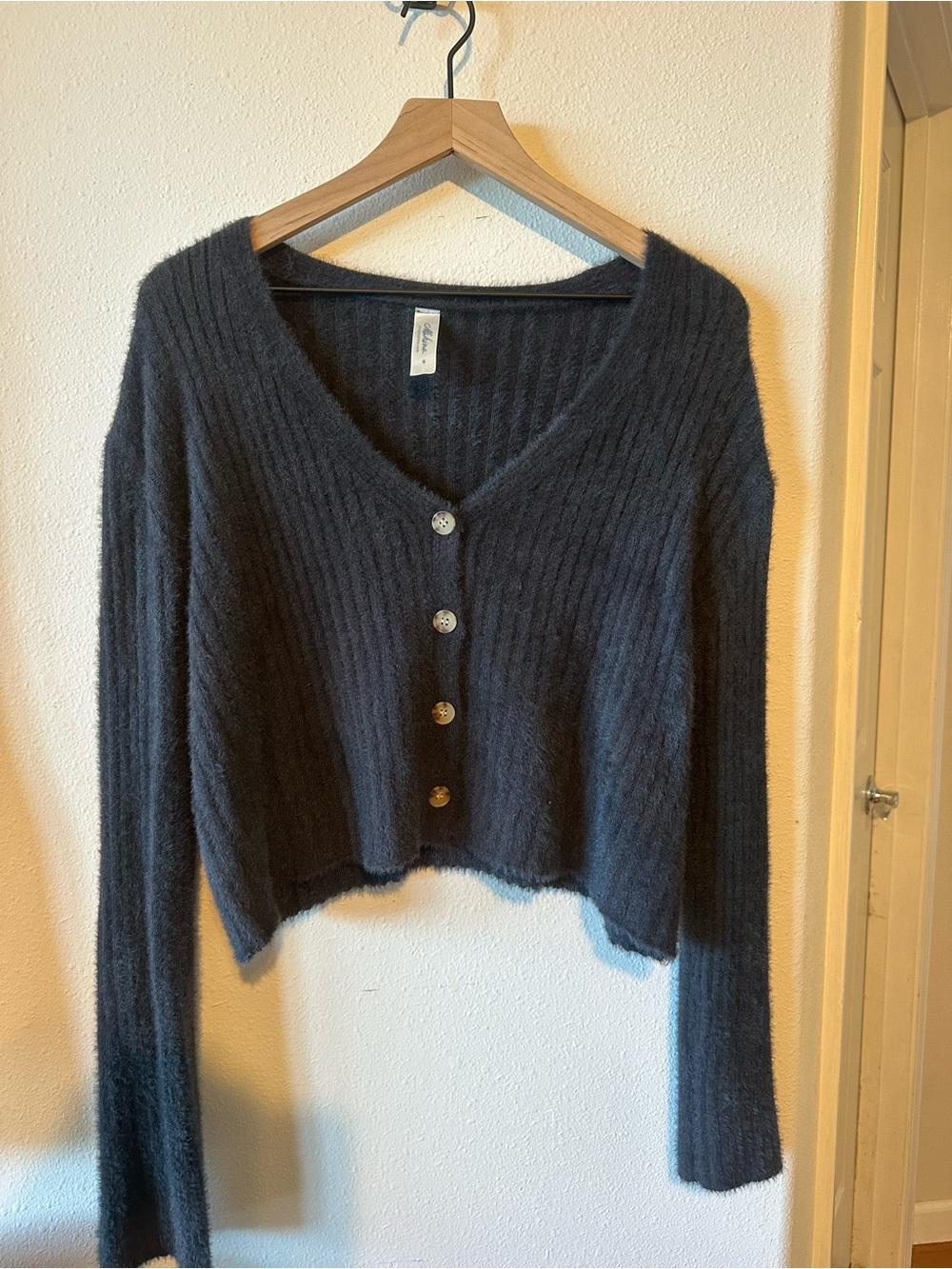 Dark grey cropped sweater by Mahina
